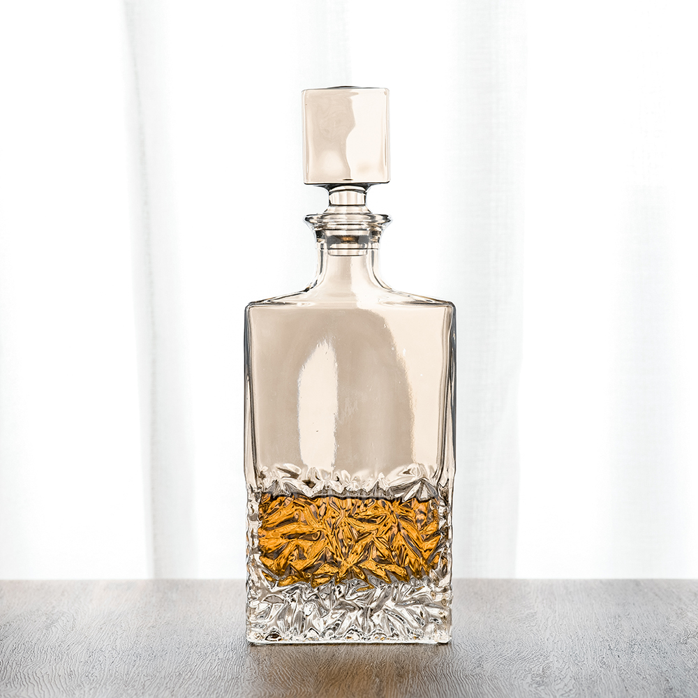 Whiskey decanter