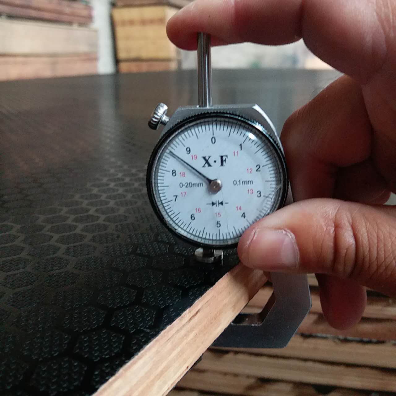 Phenolic glue 6mm 9mm 12mm 18mm 19mm anti-slip film faced plywood