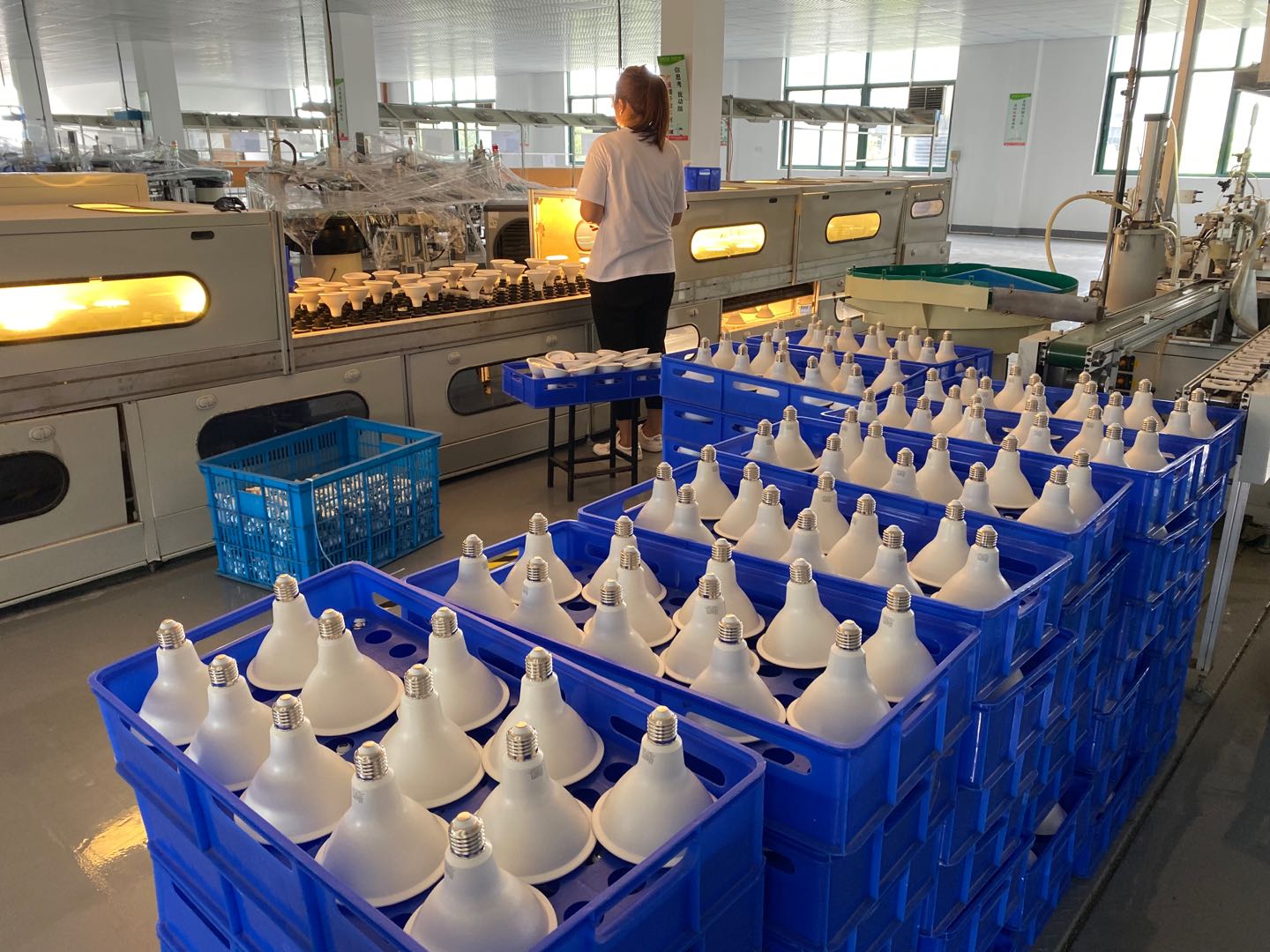 Ningbo Aike Electrical Industrial Co., Ltd. – LED floodlight 3