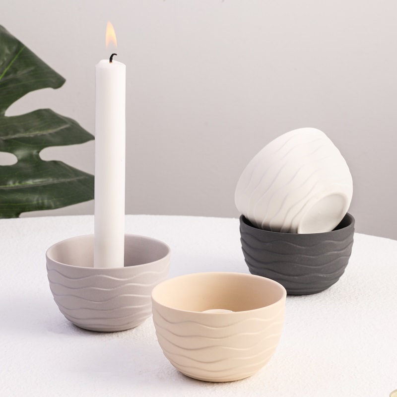 Rould ceramic candle holder