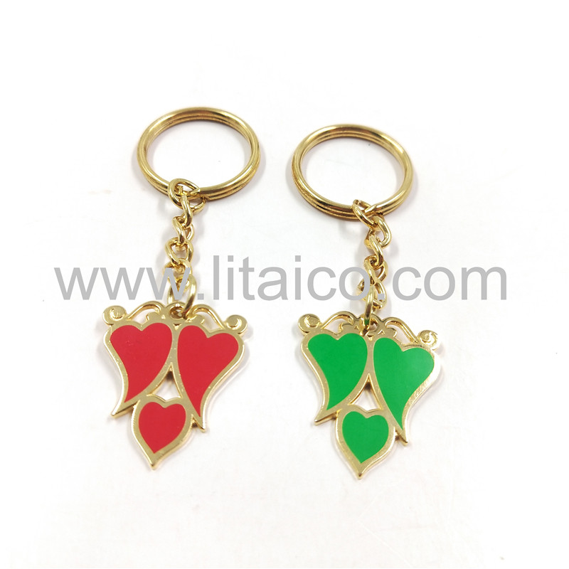 Heart-shape metal keychain