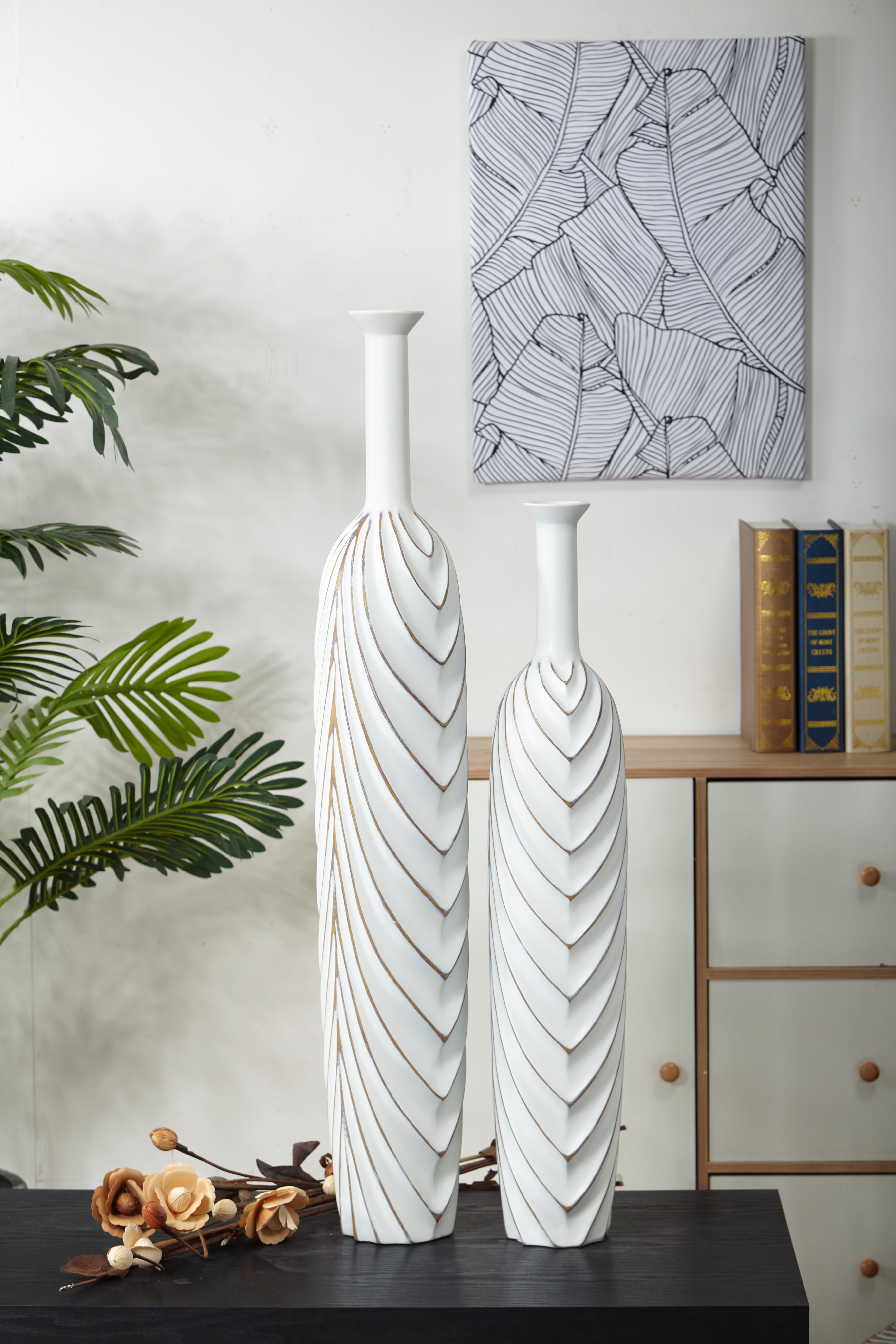 Polyresin vase