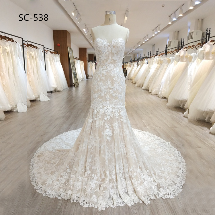 Luxury Beaded Long Train Lace Tail Wedding Dress/Bridal Gown