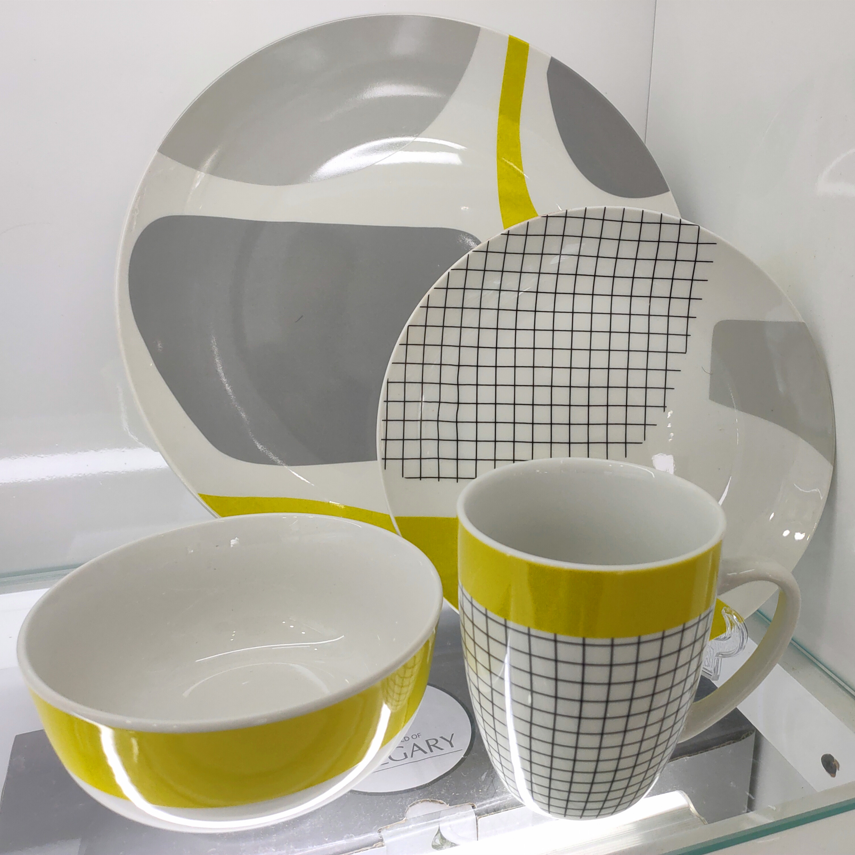16 Piece Porcelain Dinnerware Moonshine
