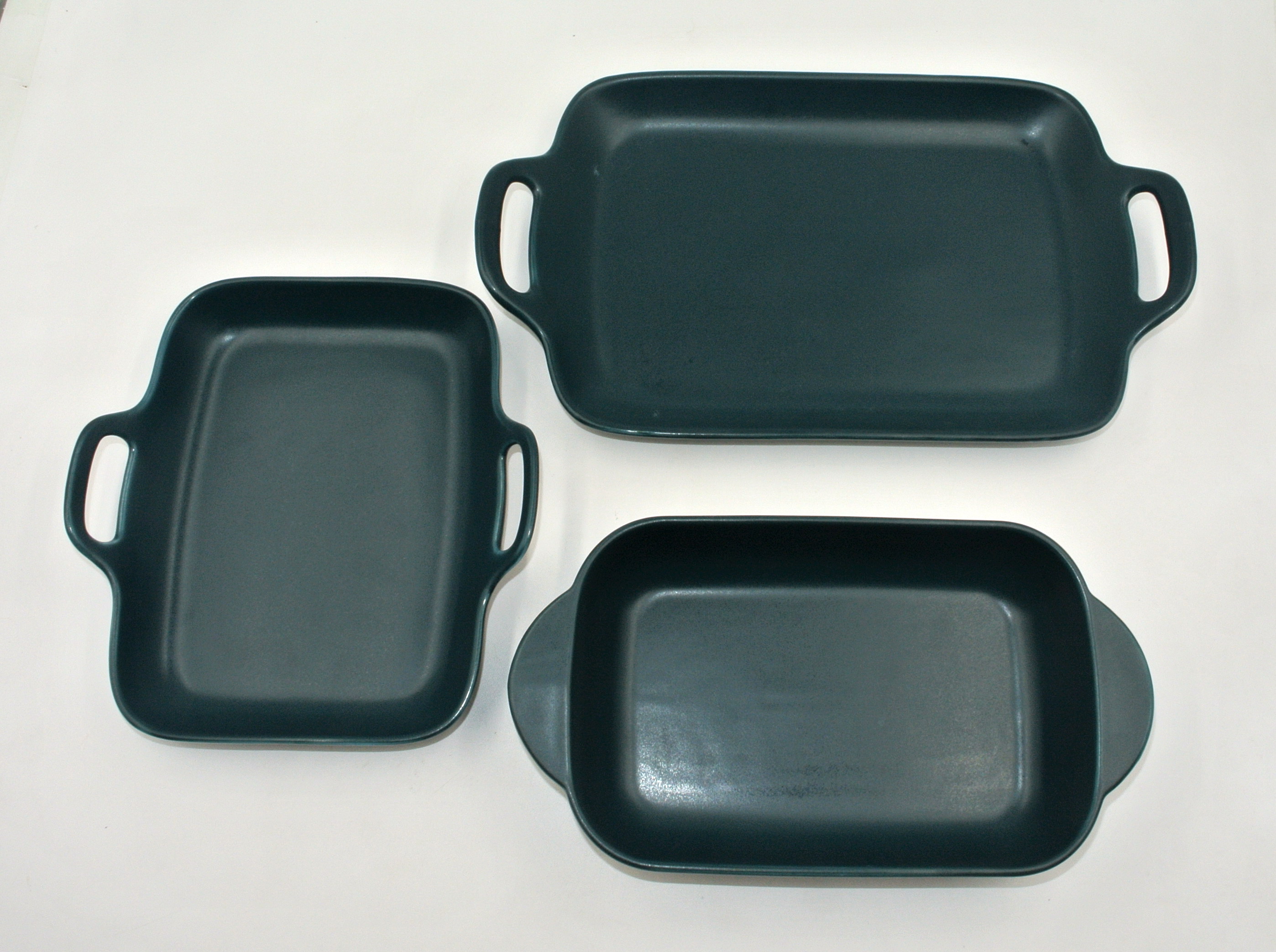 Matte atrovirens bakeware