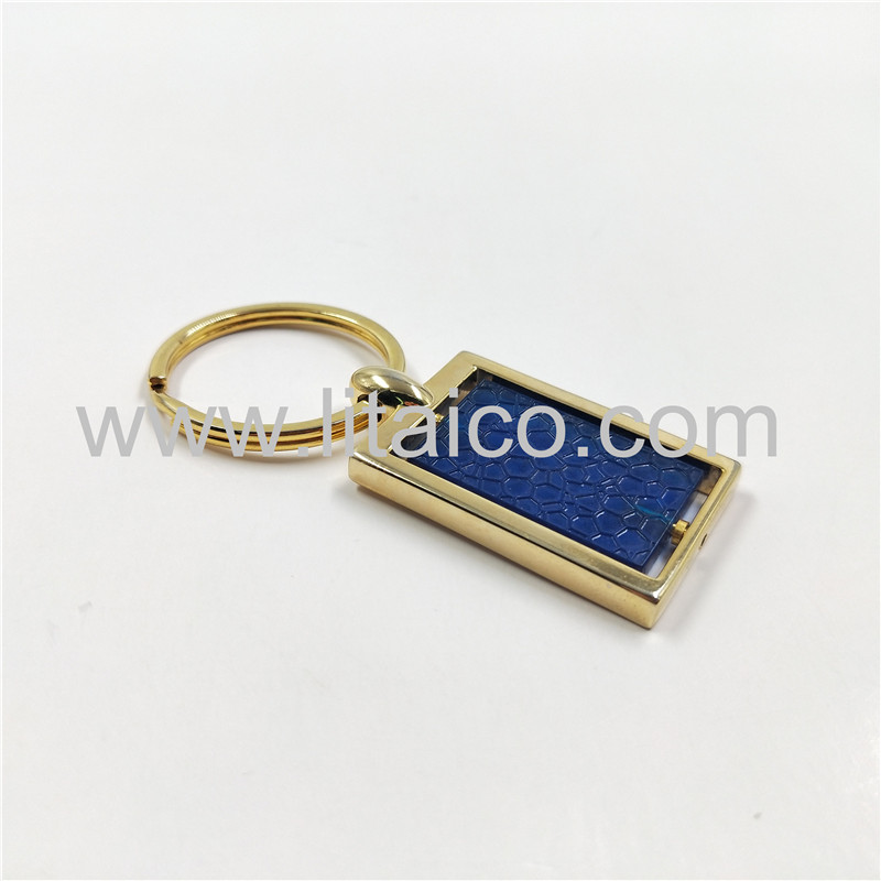 Twirl metal keychain