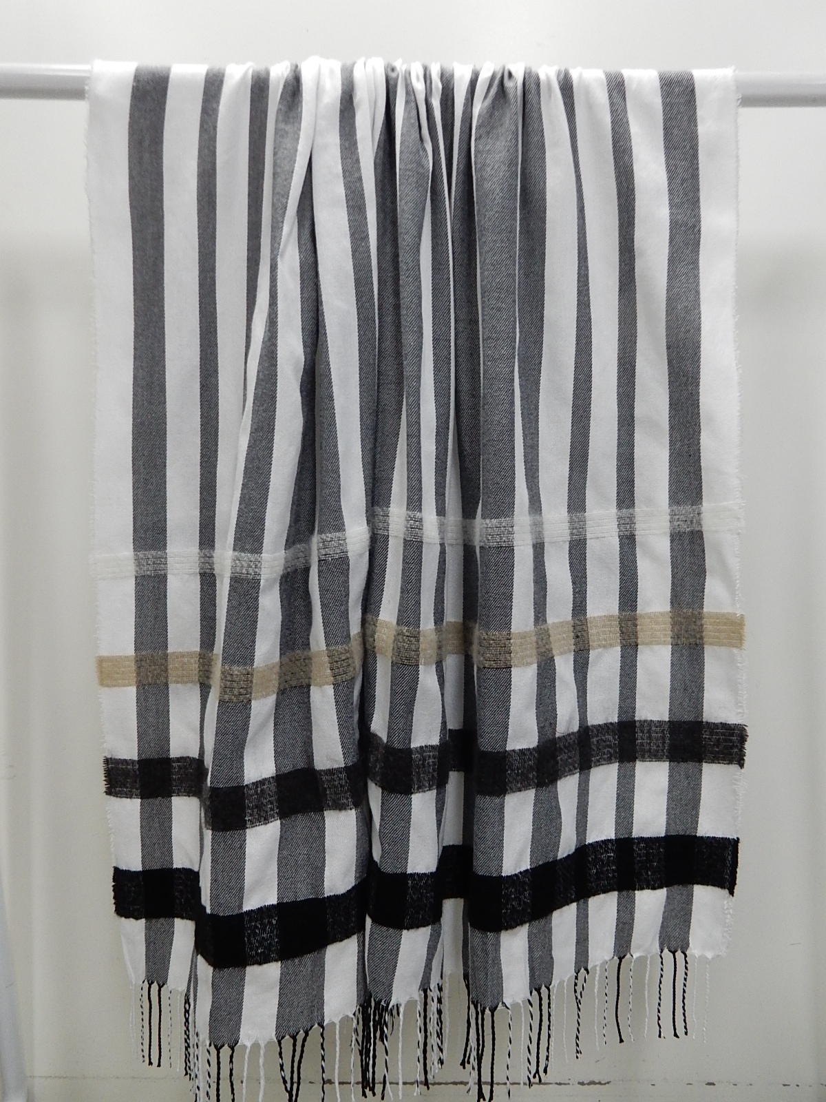 100% Polyester yarn dye Blanket