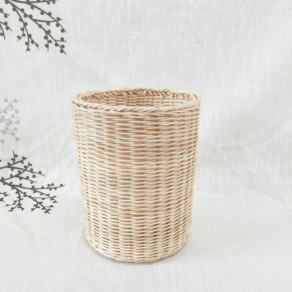 Rattan basket is a fruit basket