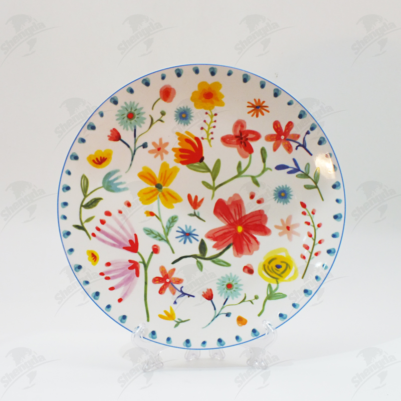 10.5" dinner plat with flower design