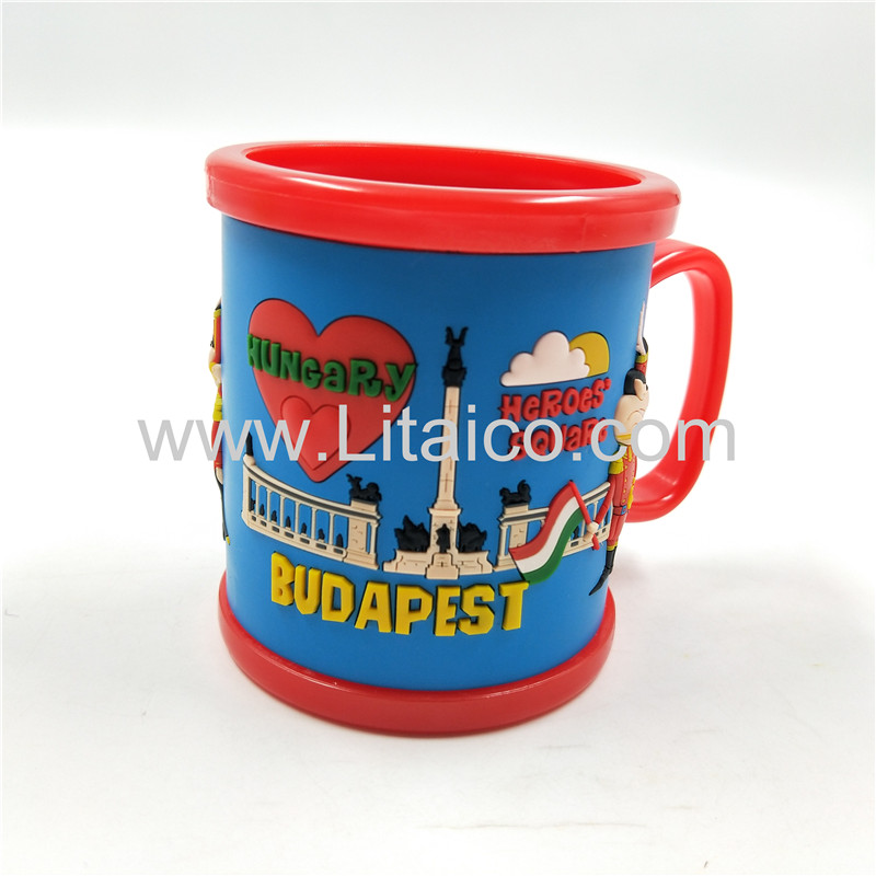 Heart-shaped picture mug