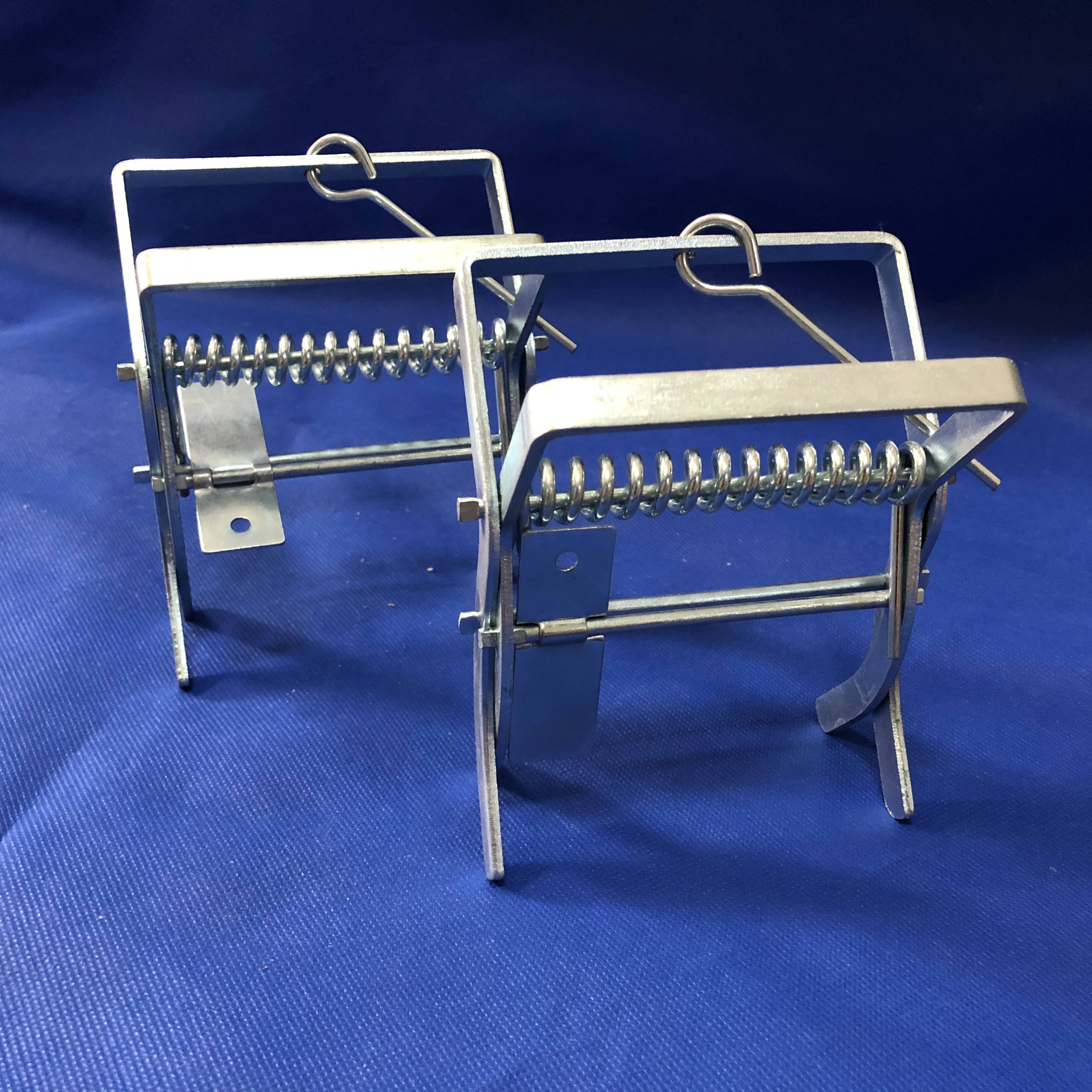 Galvanized scissors type claw mole trap