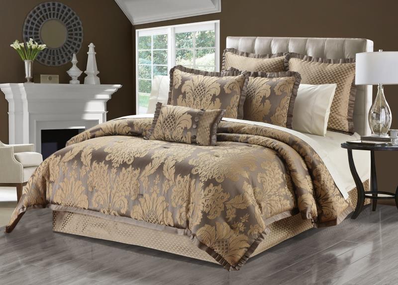 Luxury Jacquard Bedding Comforter Set with Damask Stria, Queen and King