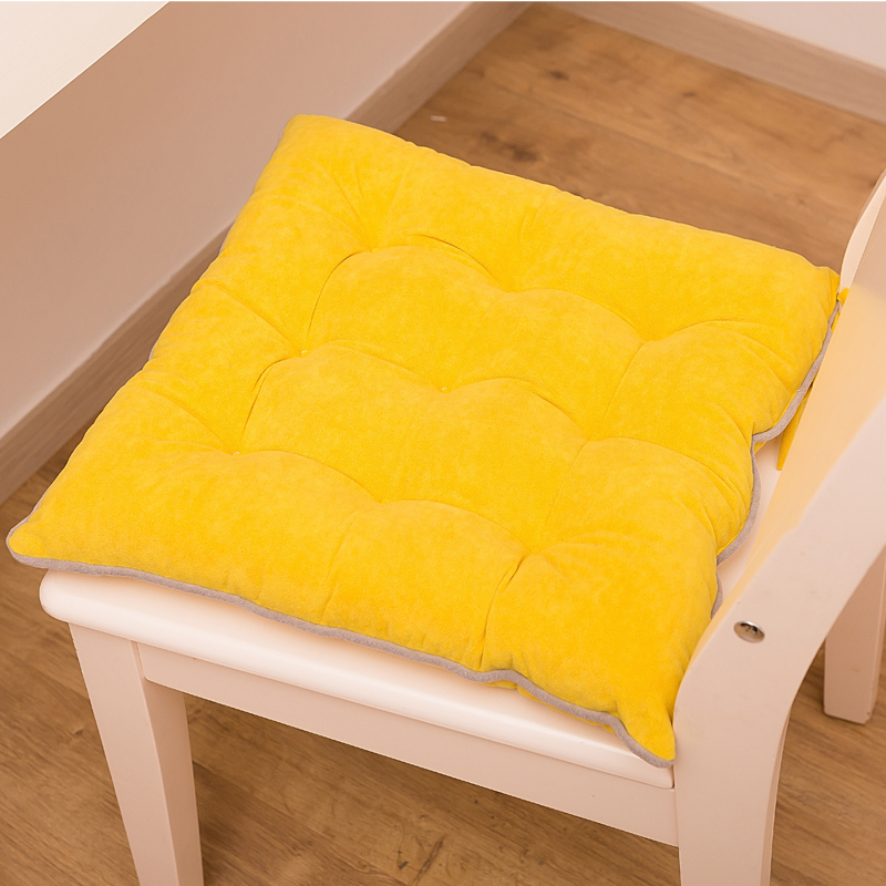 Chair cushion seat pad with piping