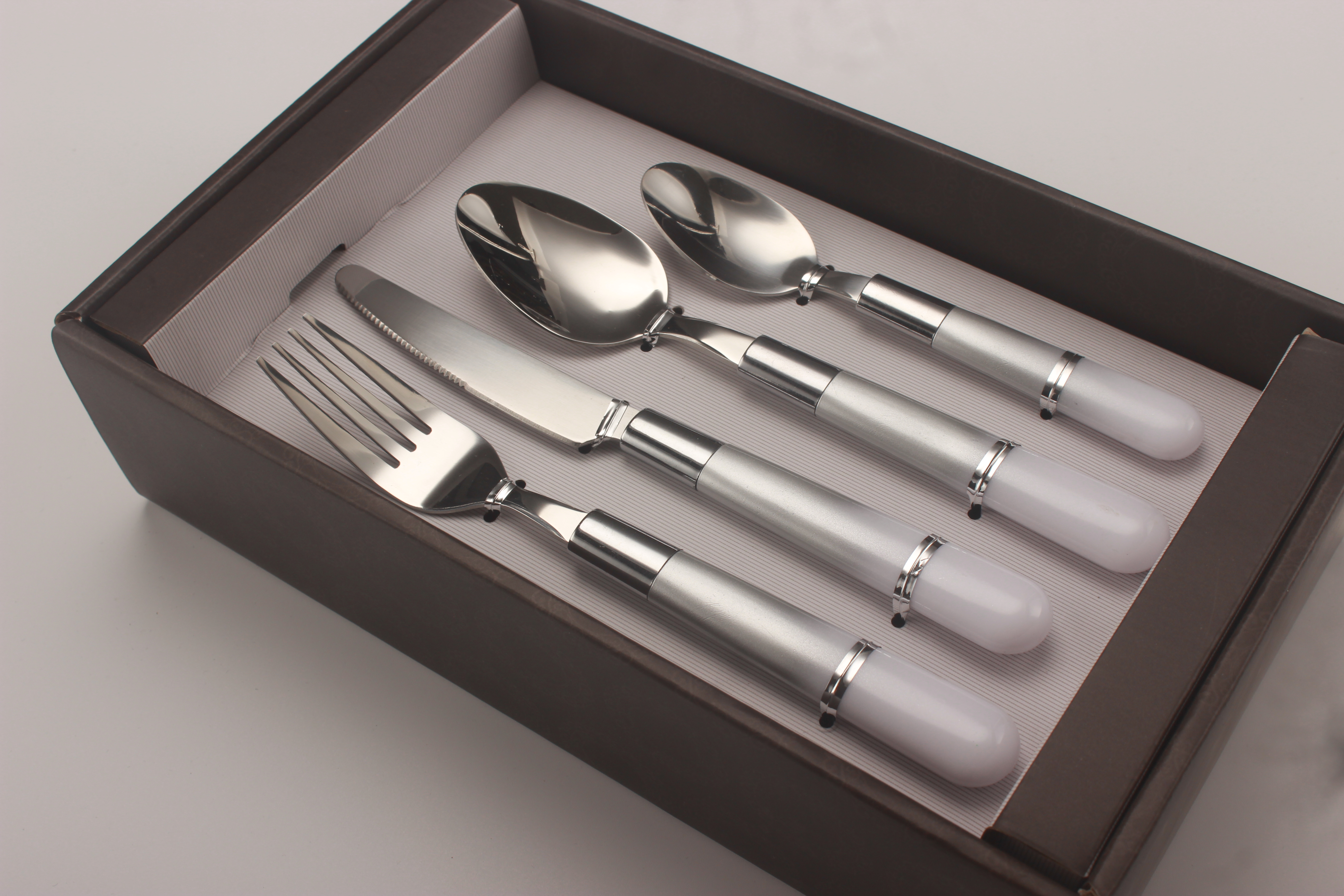 Fork Knife and Spoon Stainless Steel Cutlery Set with Plastic Handle