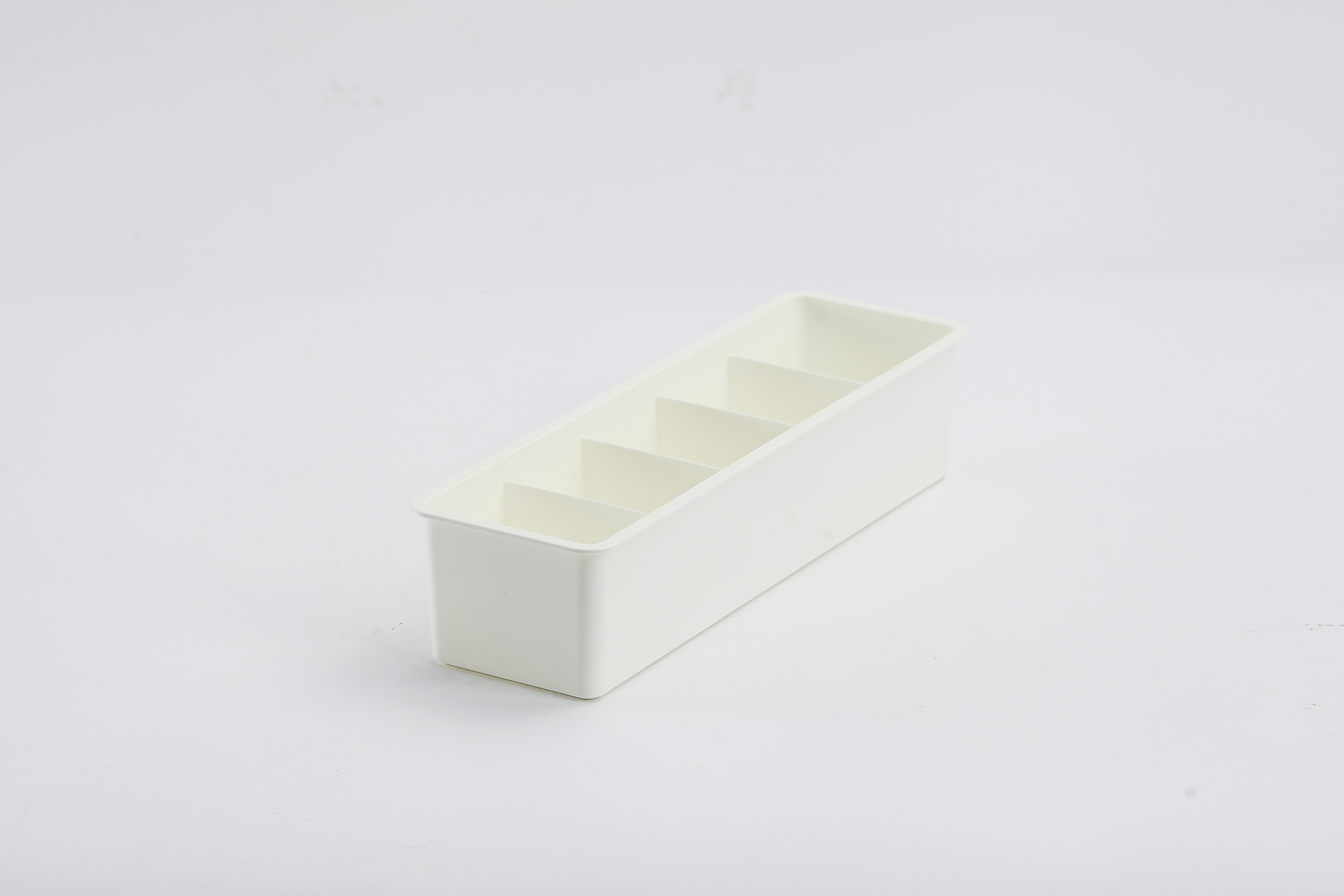 Plastic storage box(4)