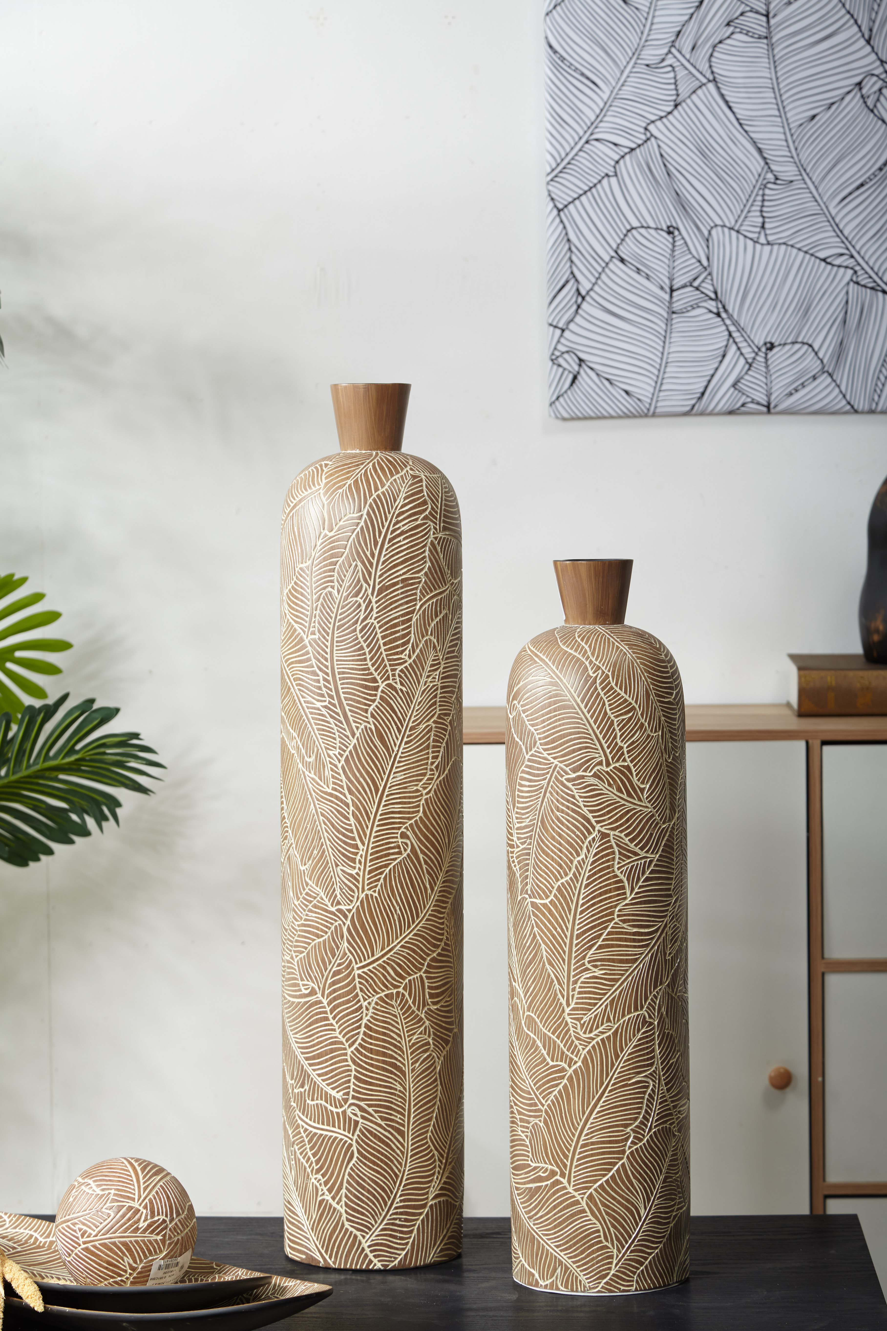 Polyresin vase
