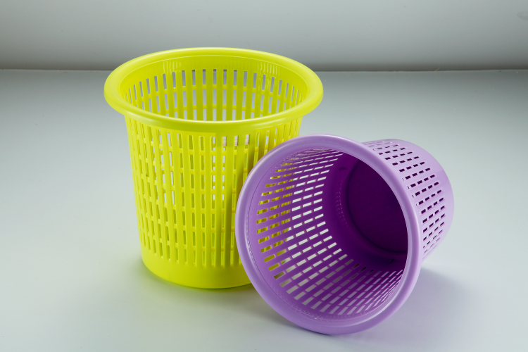 Waste bin