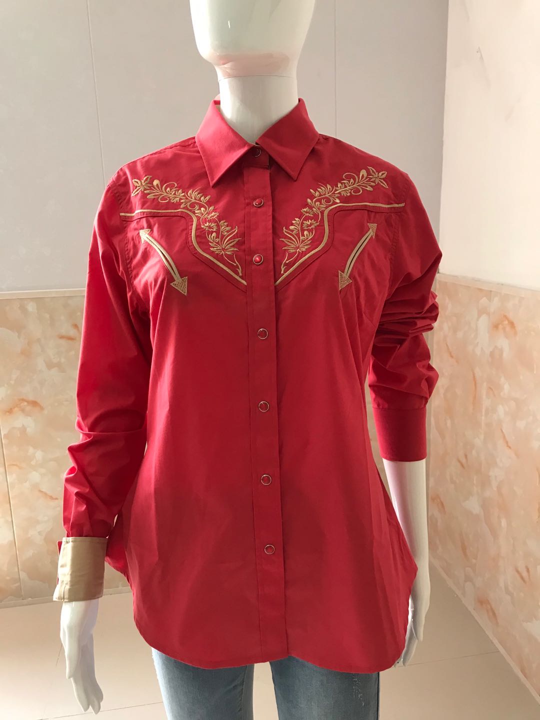 2023 new red fabric, thick contrast EMBO cowgirl shirts ,slim fit,