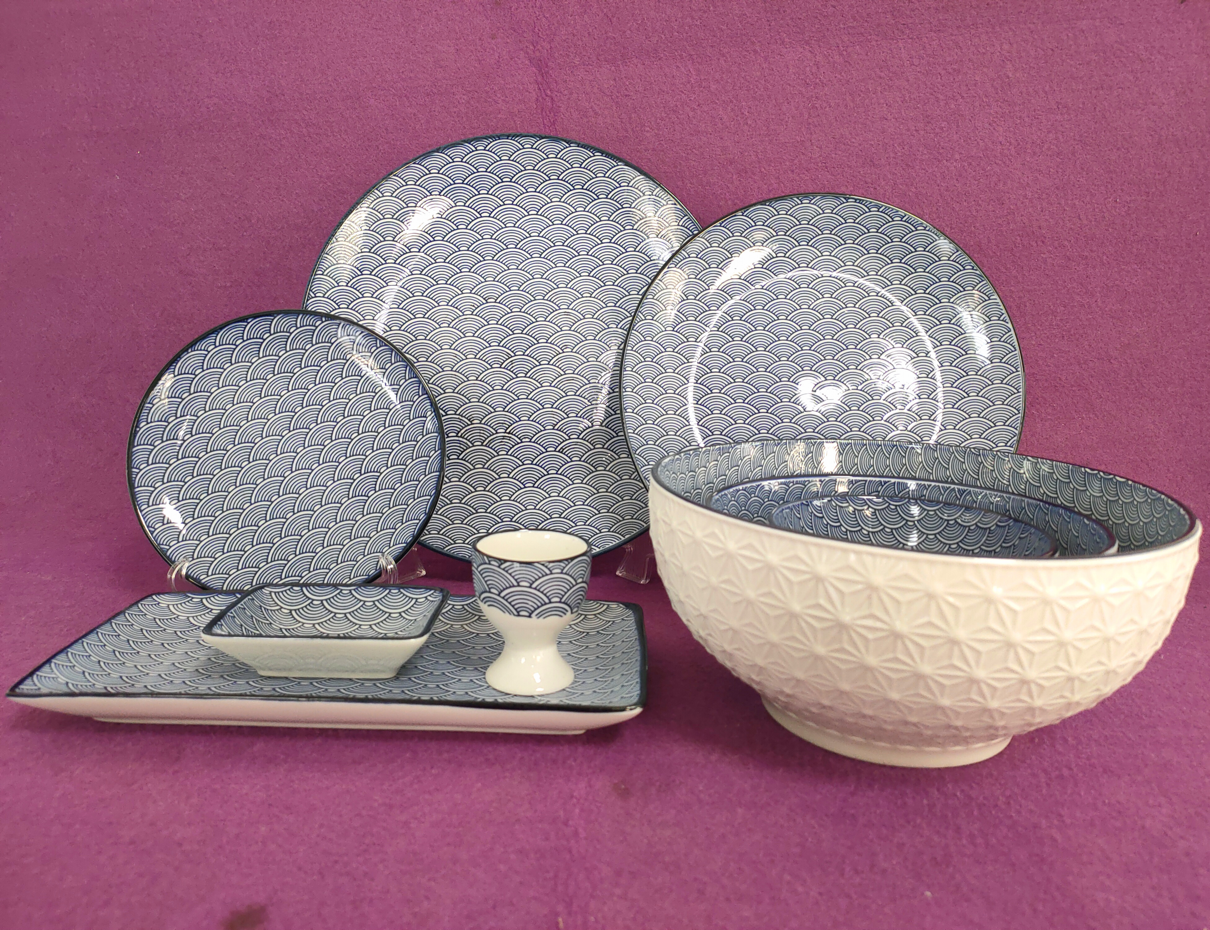 Embossed Porcelain Dinnerware Sets