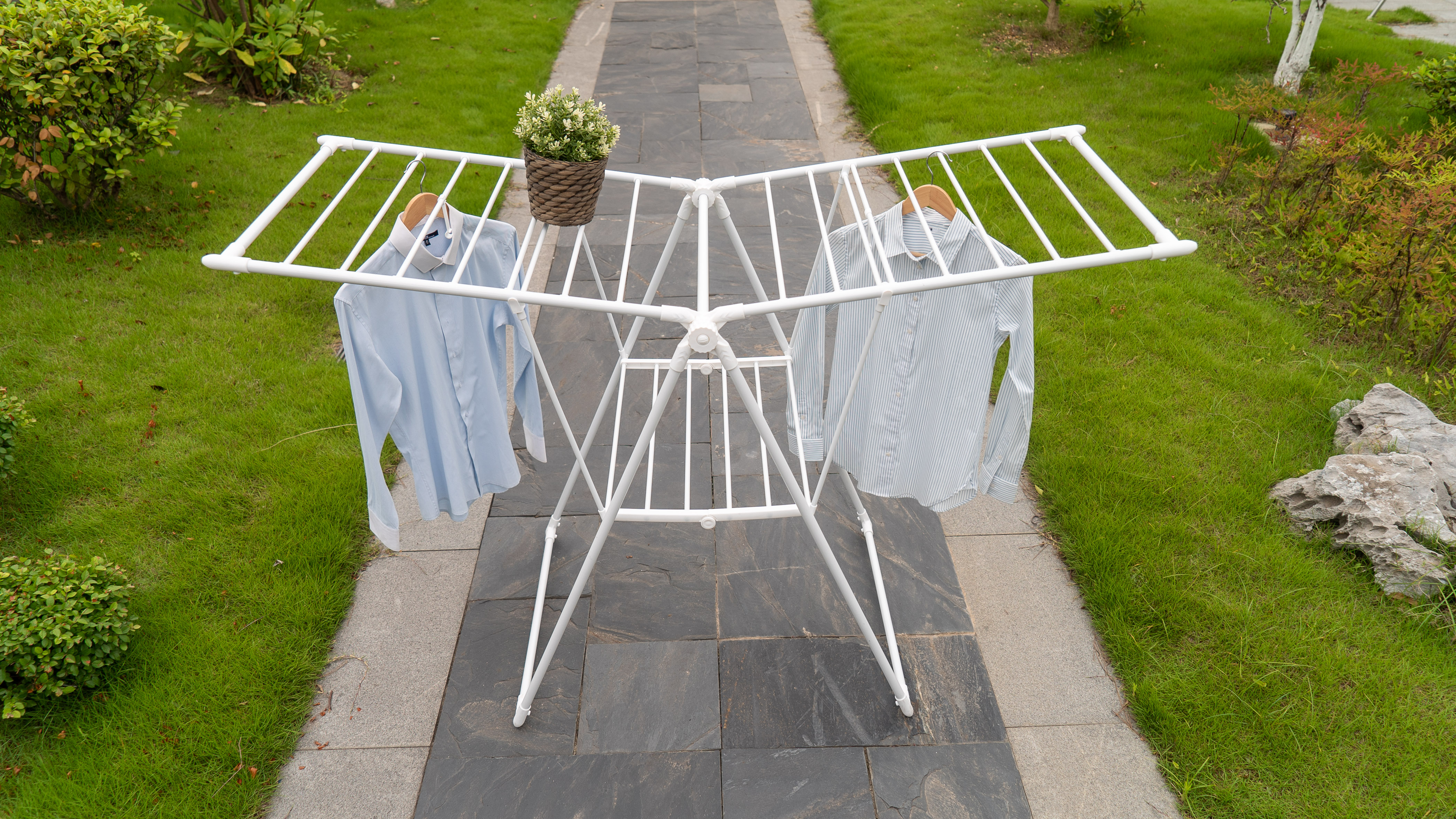 Outdoor Hanger