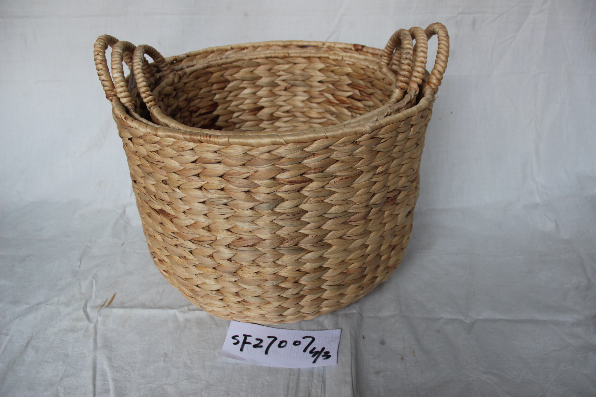 Water hyacinth basket