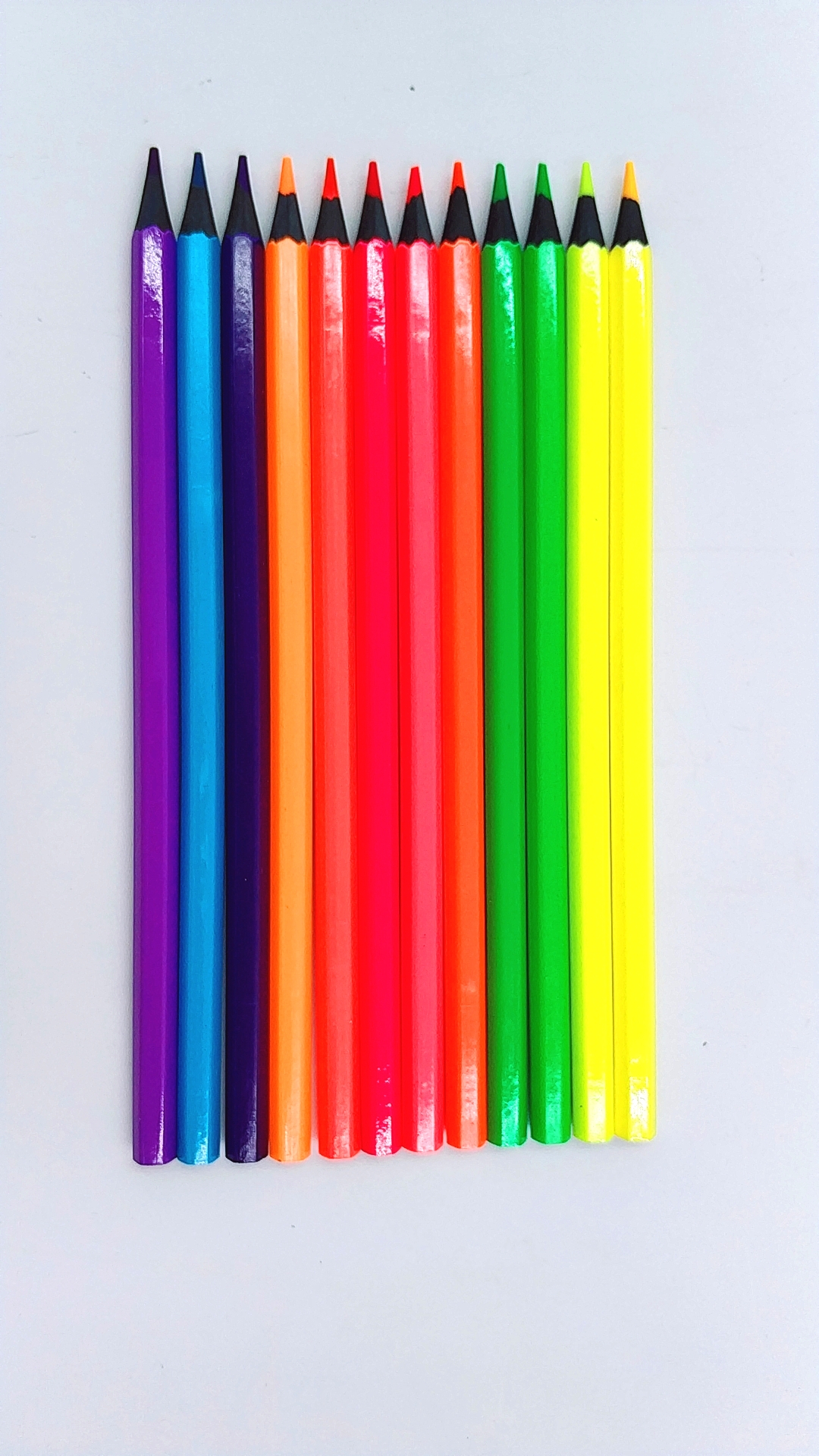 Fluorescent black wood hexagonal color pencil