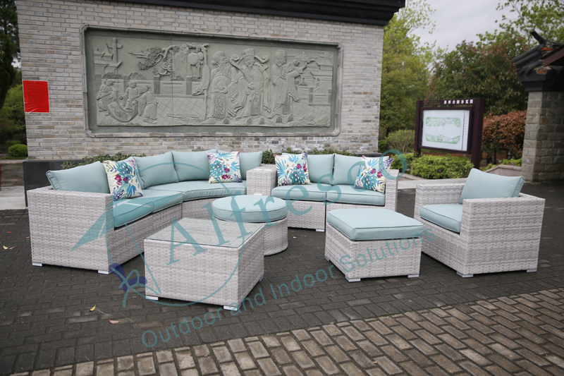 Luxury alum rattan sofa set with plastic cupholder