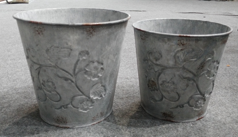 Round zinc pot