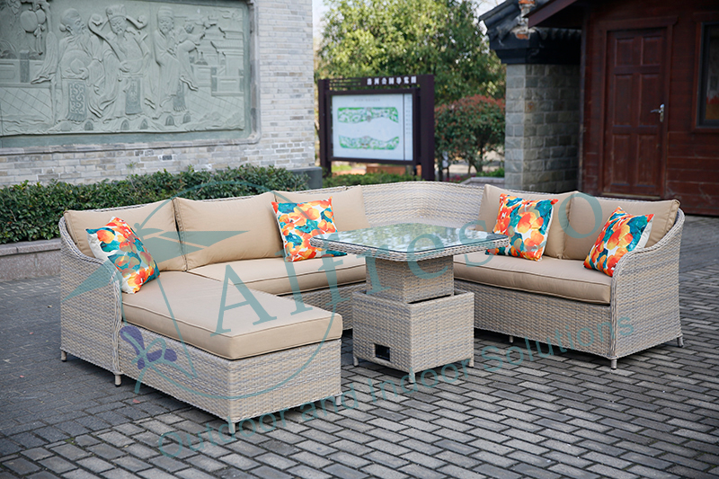 Alum rattan sofa set with lounge