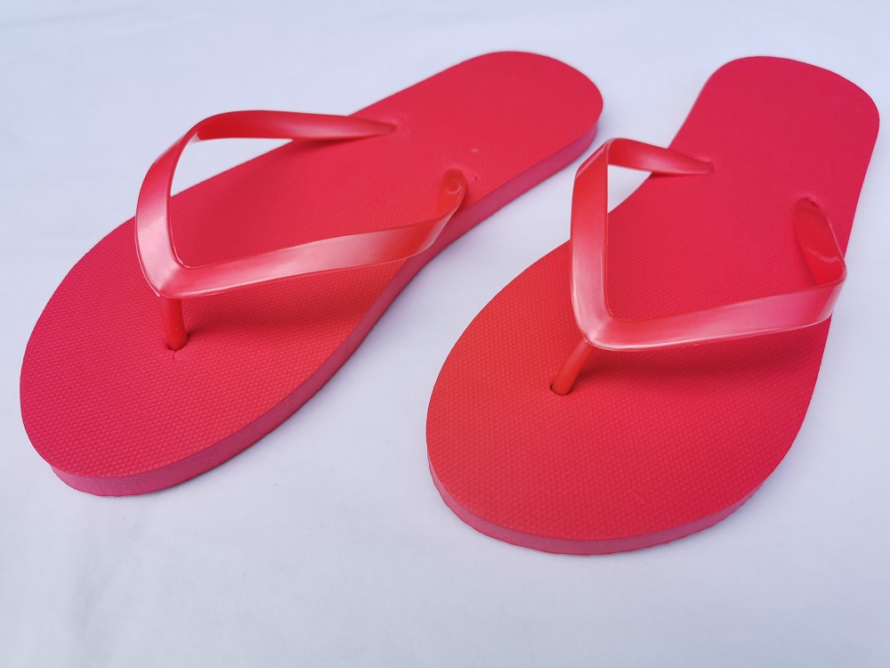 Plain lady beach flip flops