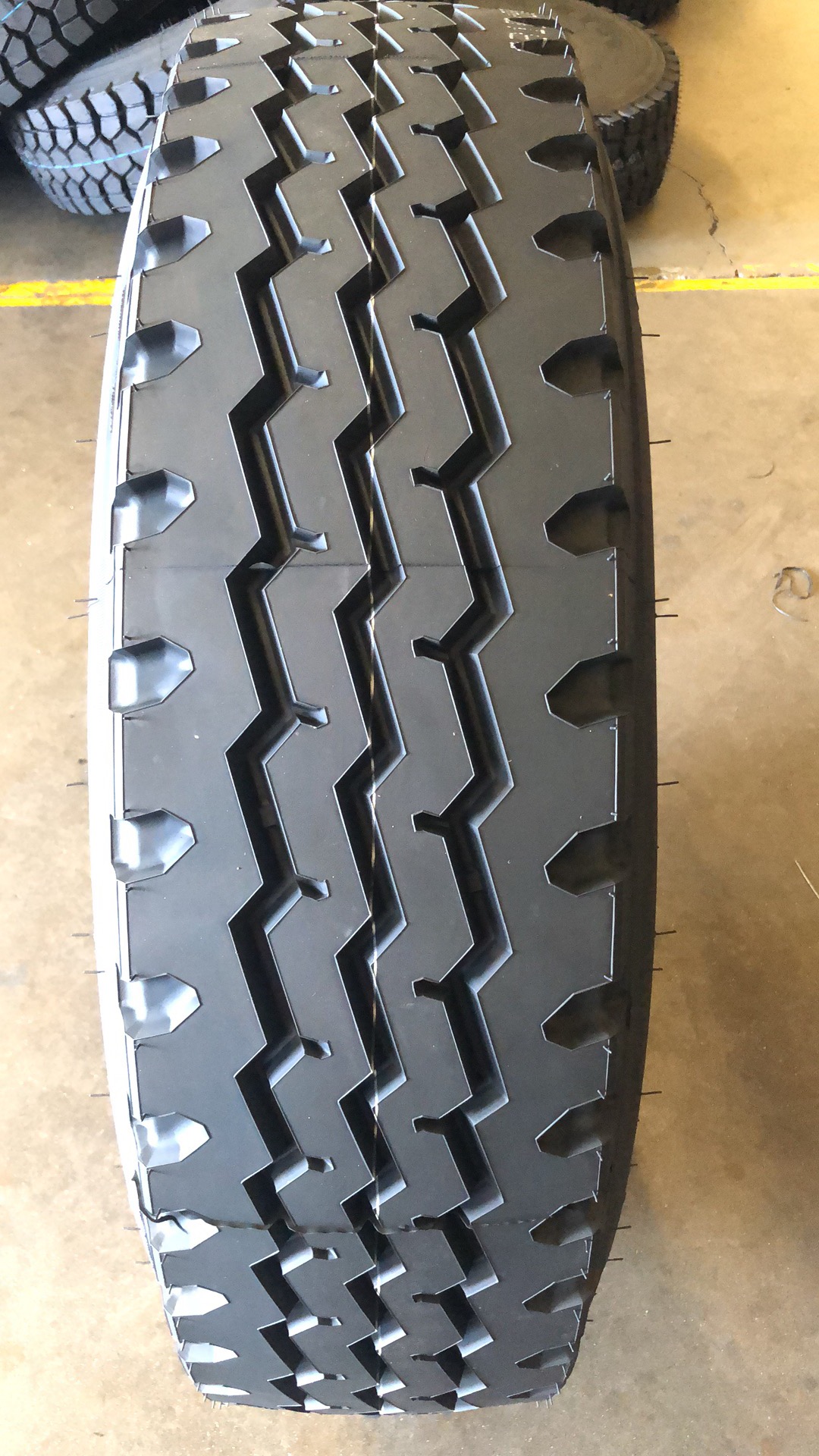 wholesale truck tyre cheap price 315/80r22.5