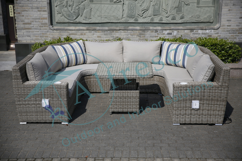 Ddeluxe U shape rattan sofa set with cup-holder and USB socket