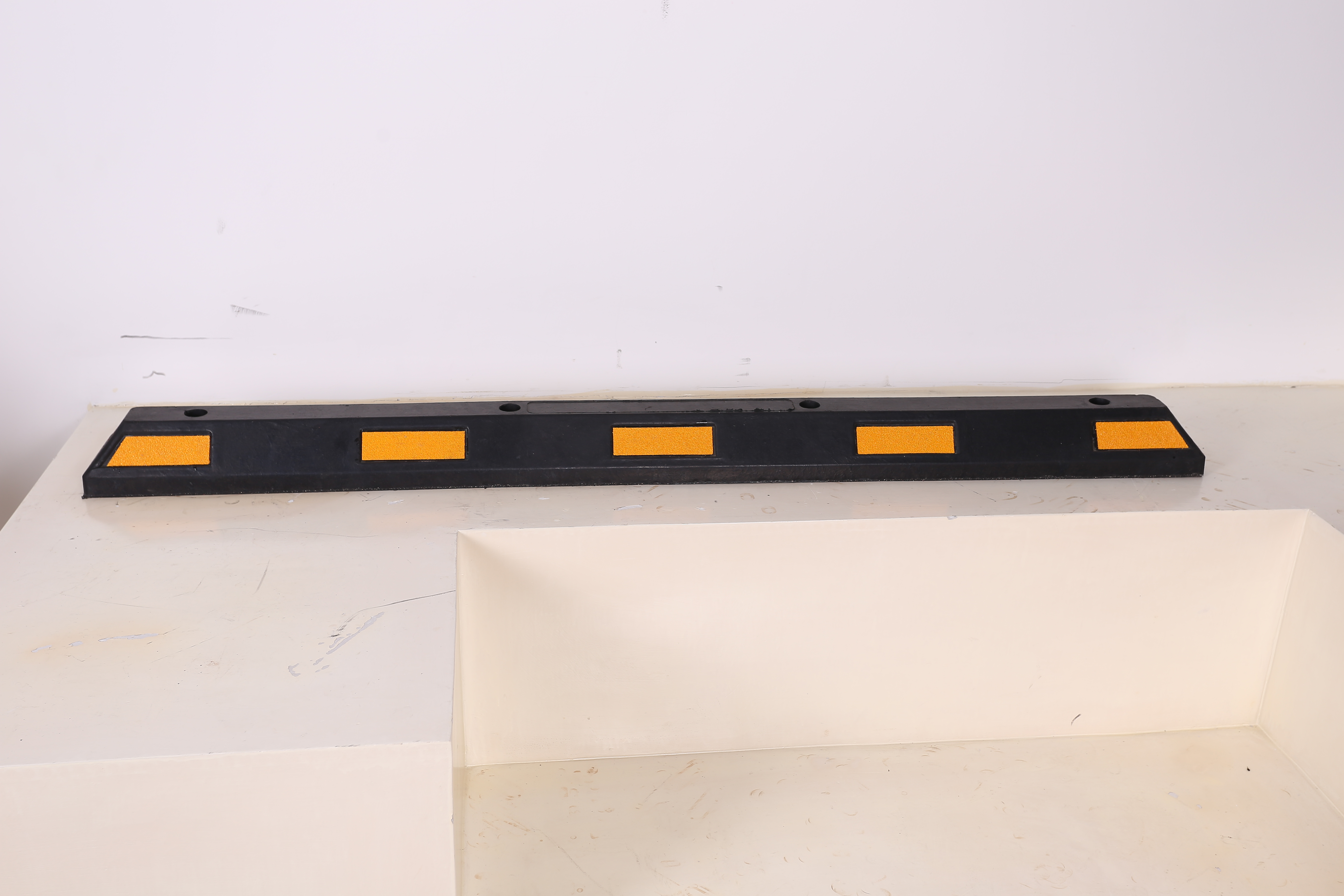 1650 Length Rubber Wheel Stopper