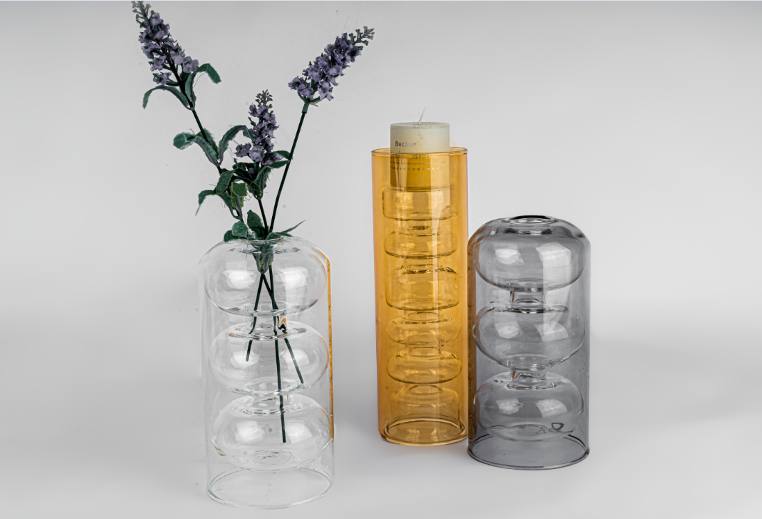 Glass vase， glassware