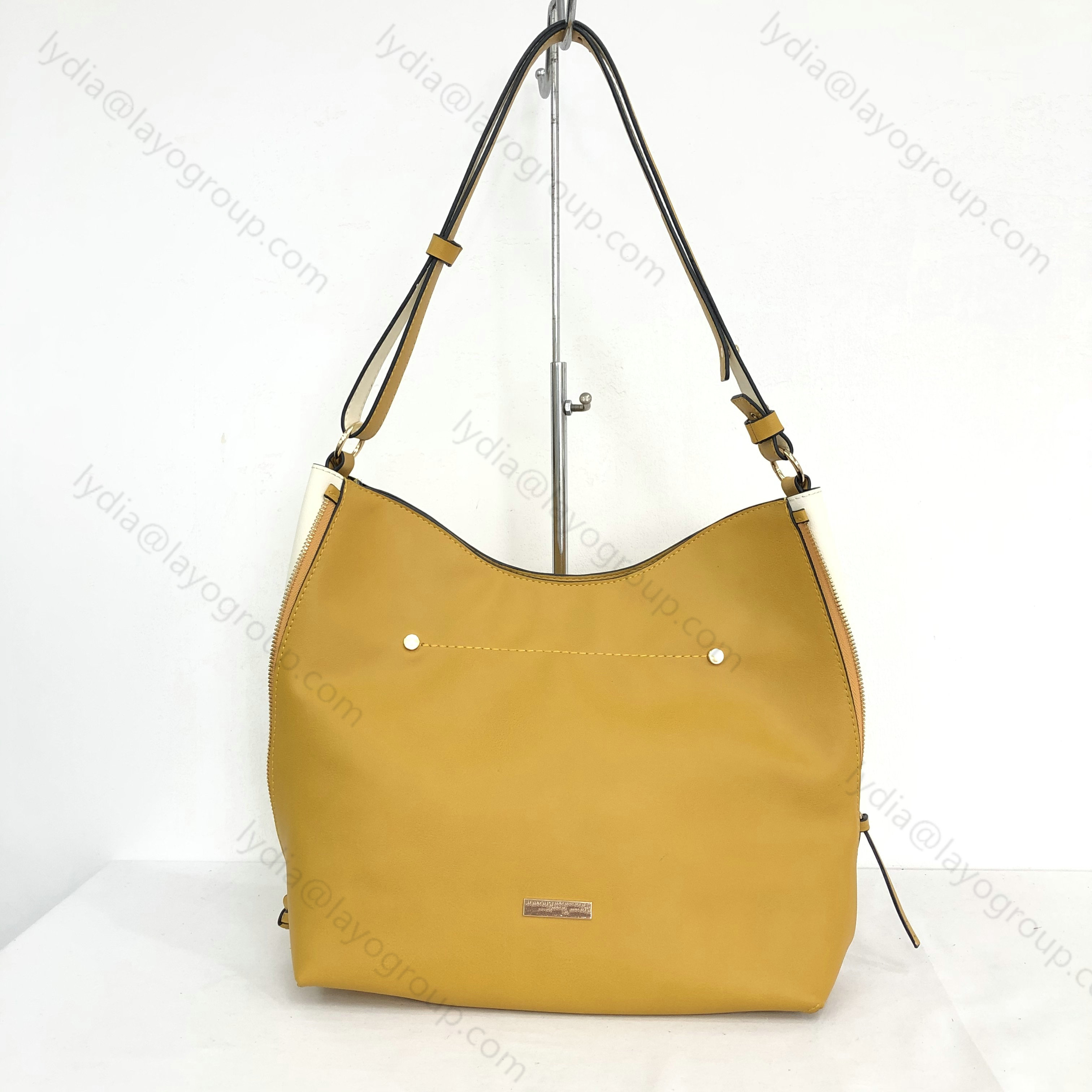 Ladies handbag/shoulder bag