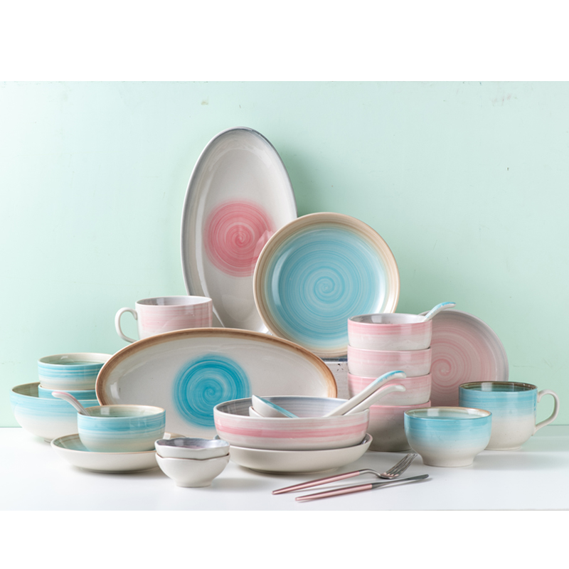 Durable porcelain dinner set with color glazed