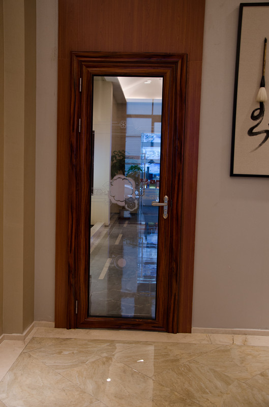 Aluminum profile for casement windows and doors