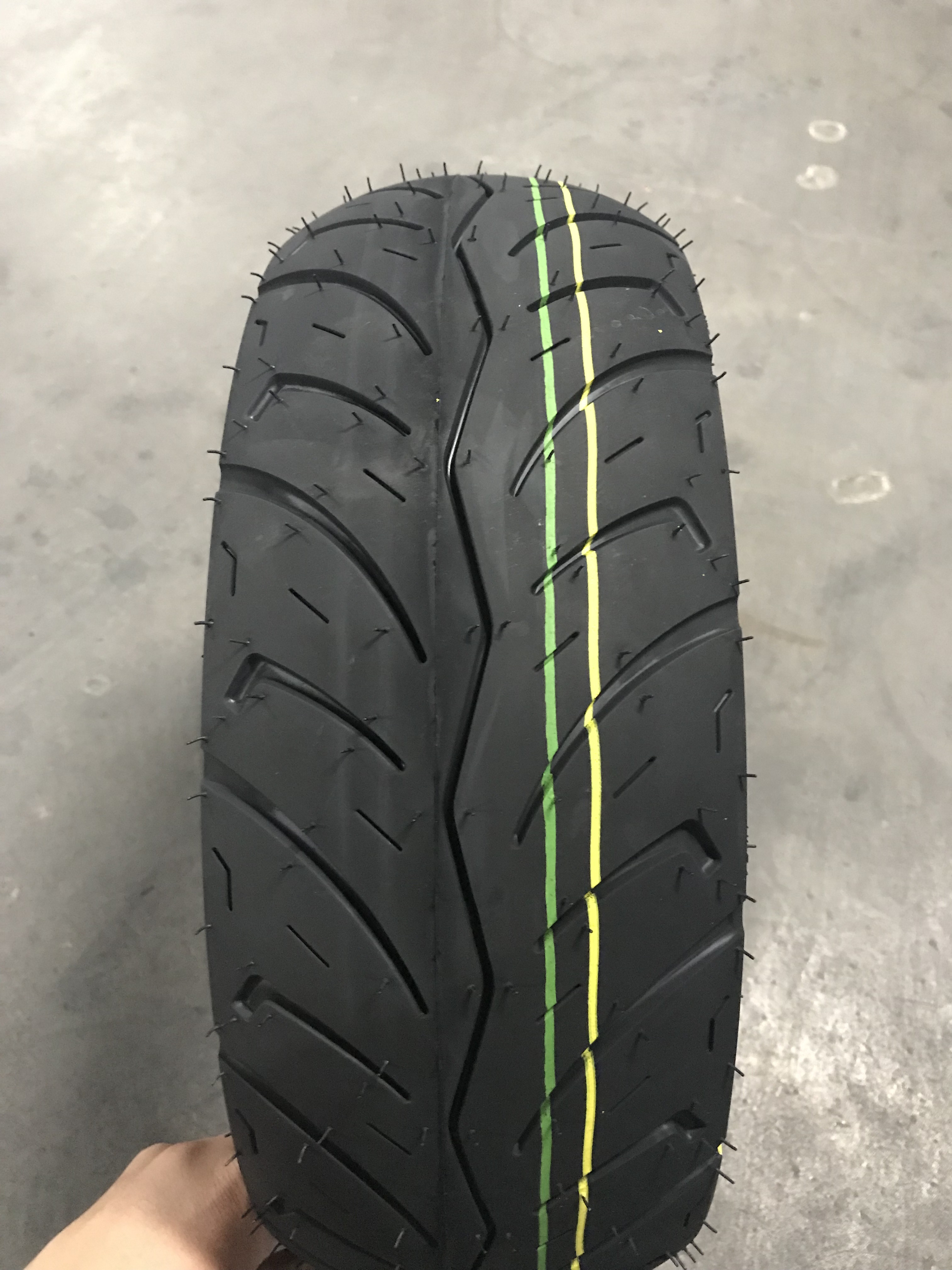 Motorcycle tyre