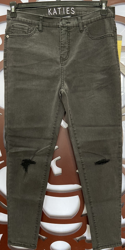 Distressed Skinny Ankle Grazer Jean