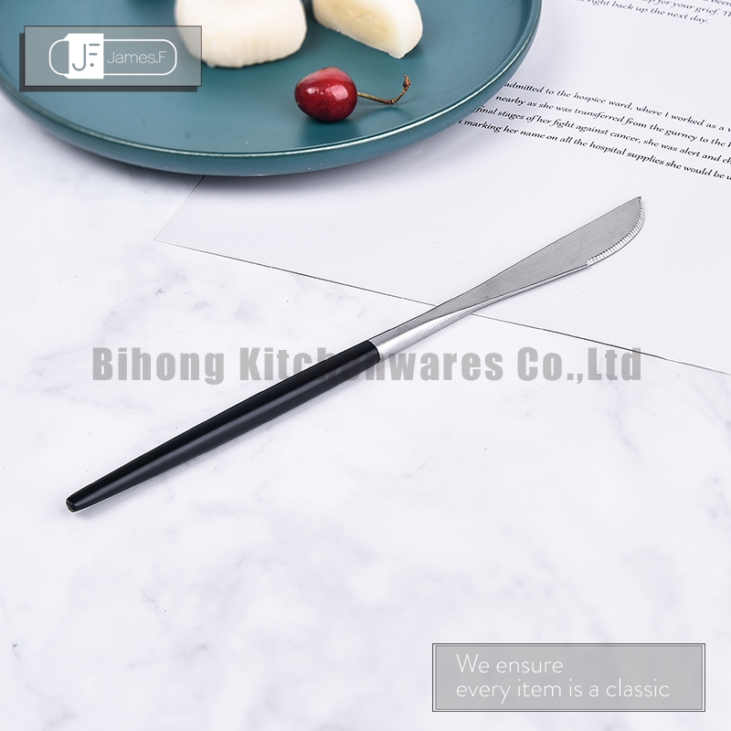 Dinner knife