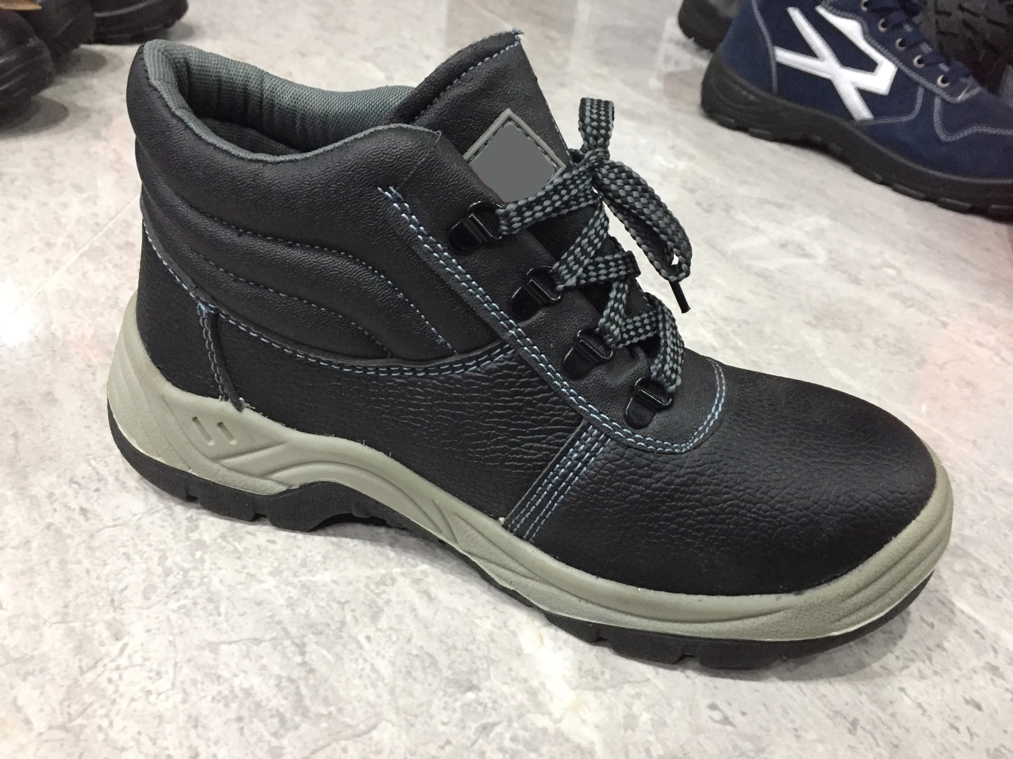 Safety shoes