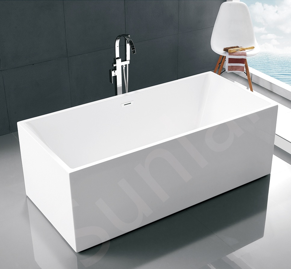 Freestanding bathtub