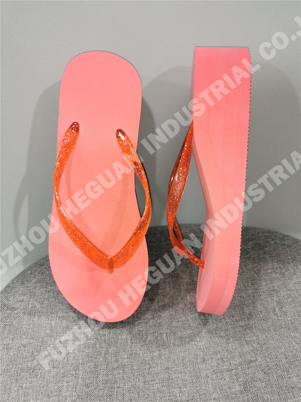 Plain wedge heel lady beach flip flops with glitter strap