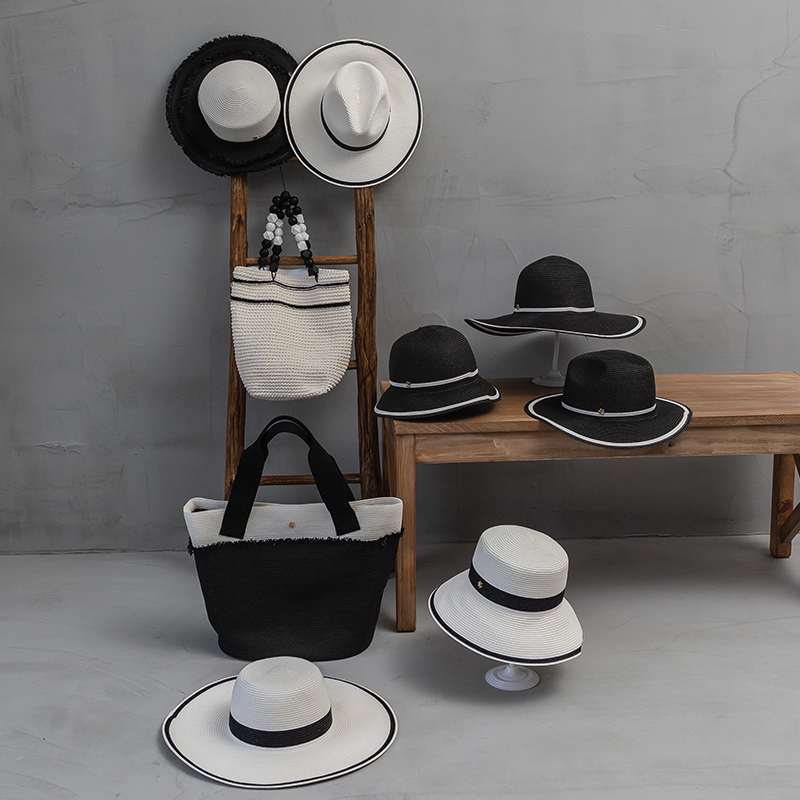 Set 2 White And Black Hat And Bag
