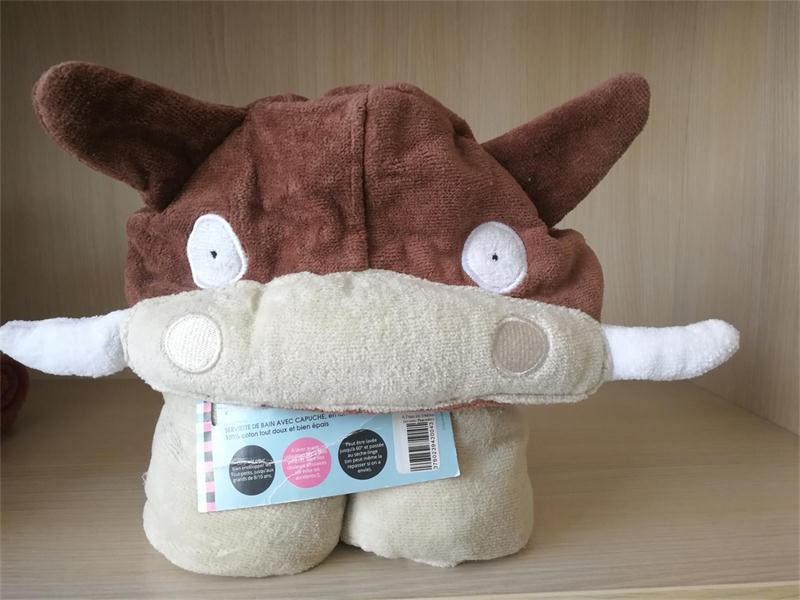 Kid's hooded bath towel