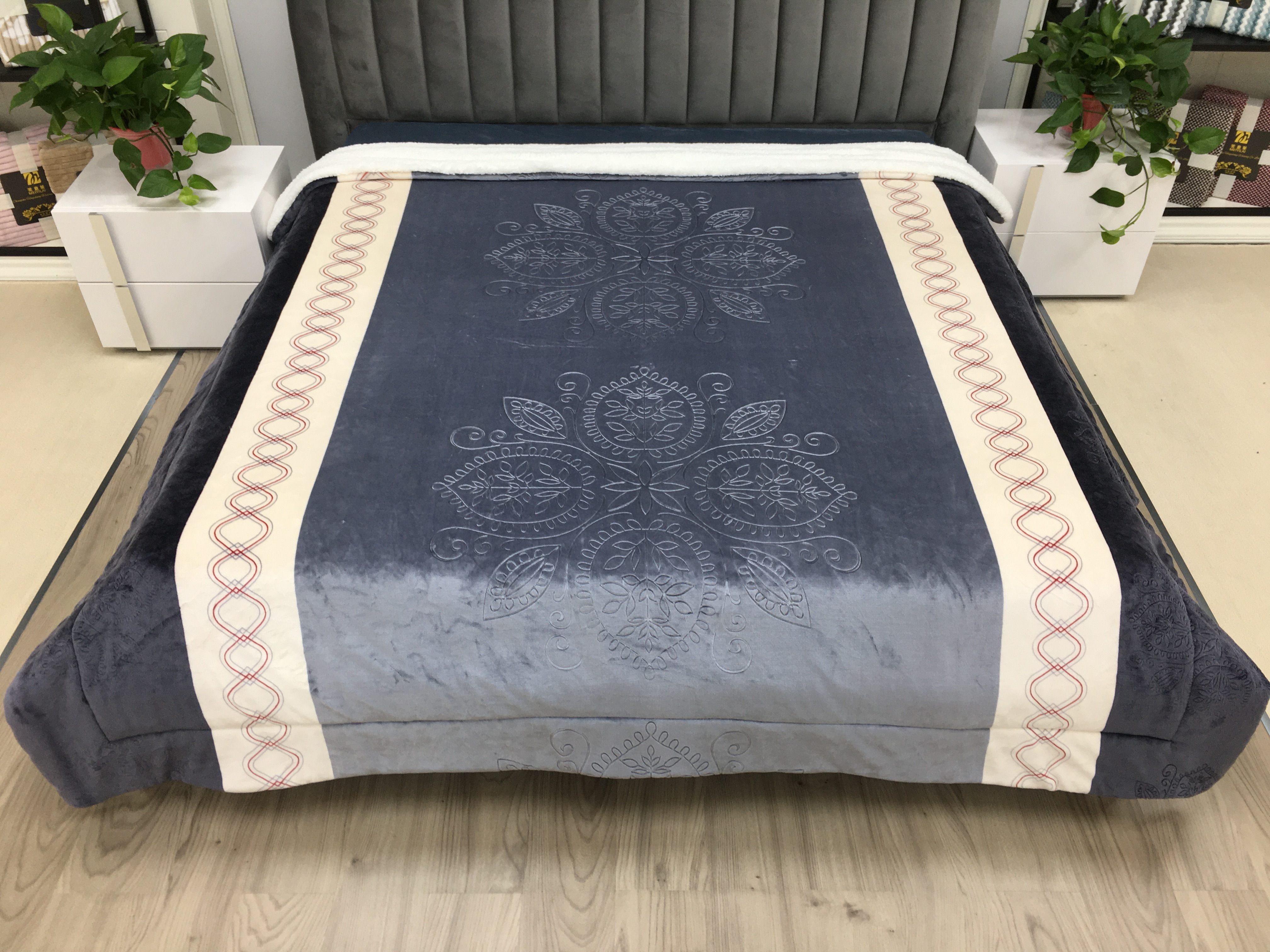 Printed with embossed flannel with sherpa quilting comforter Grey