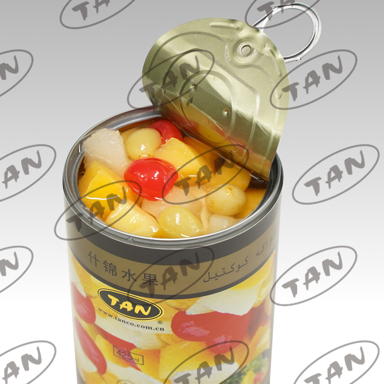 Canned fruit cocktail