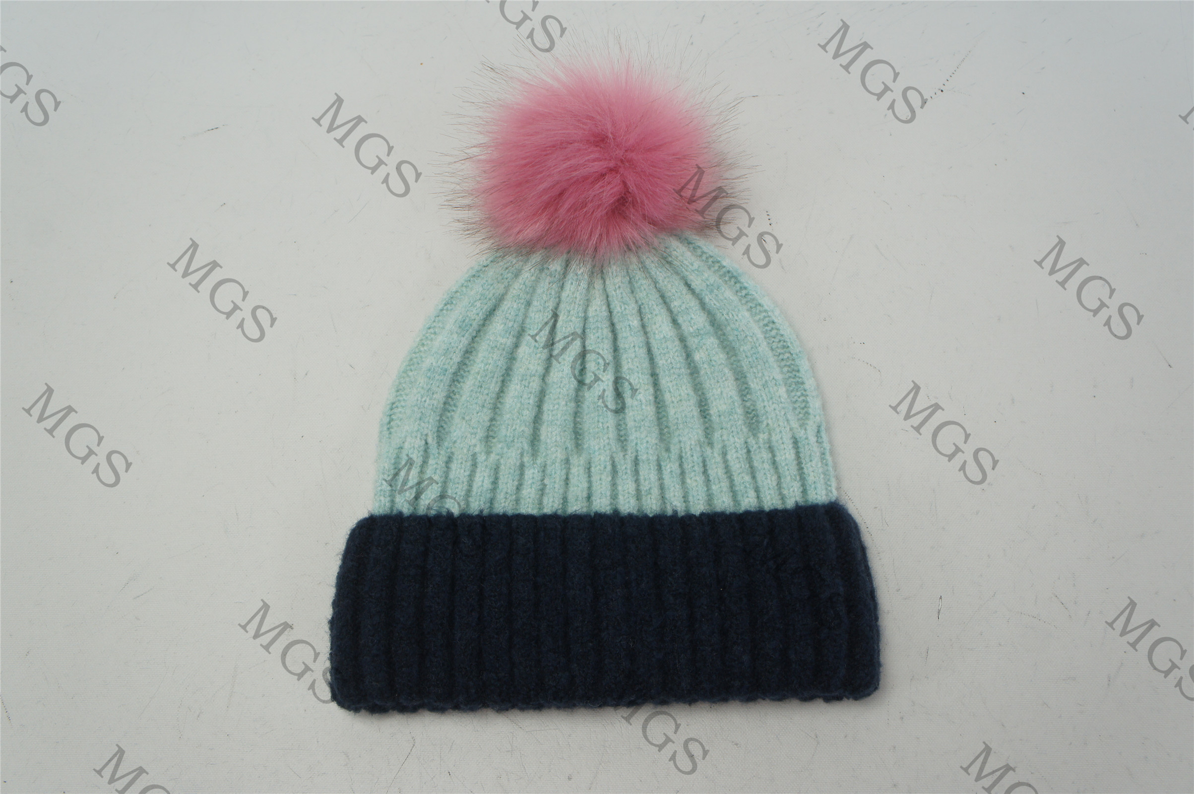 63%polyester33%acrylic4%elastane knitted hat