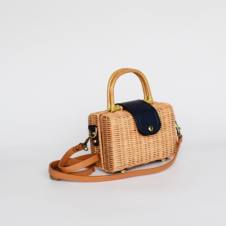ladies casual handbag