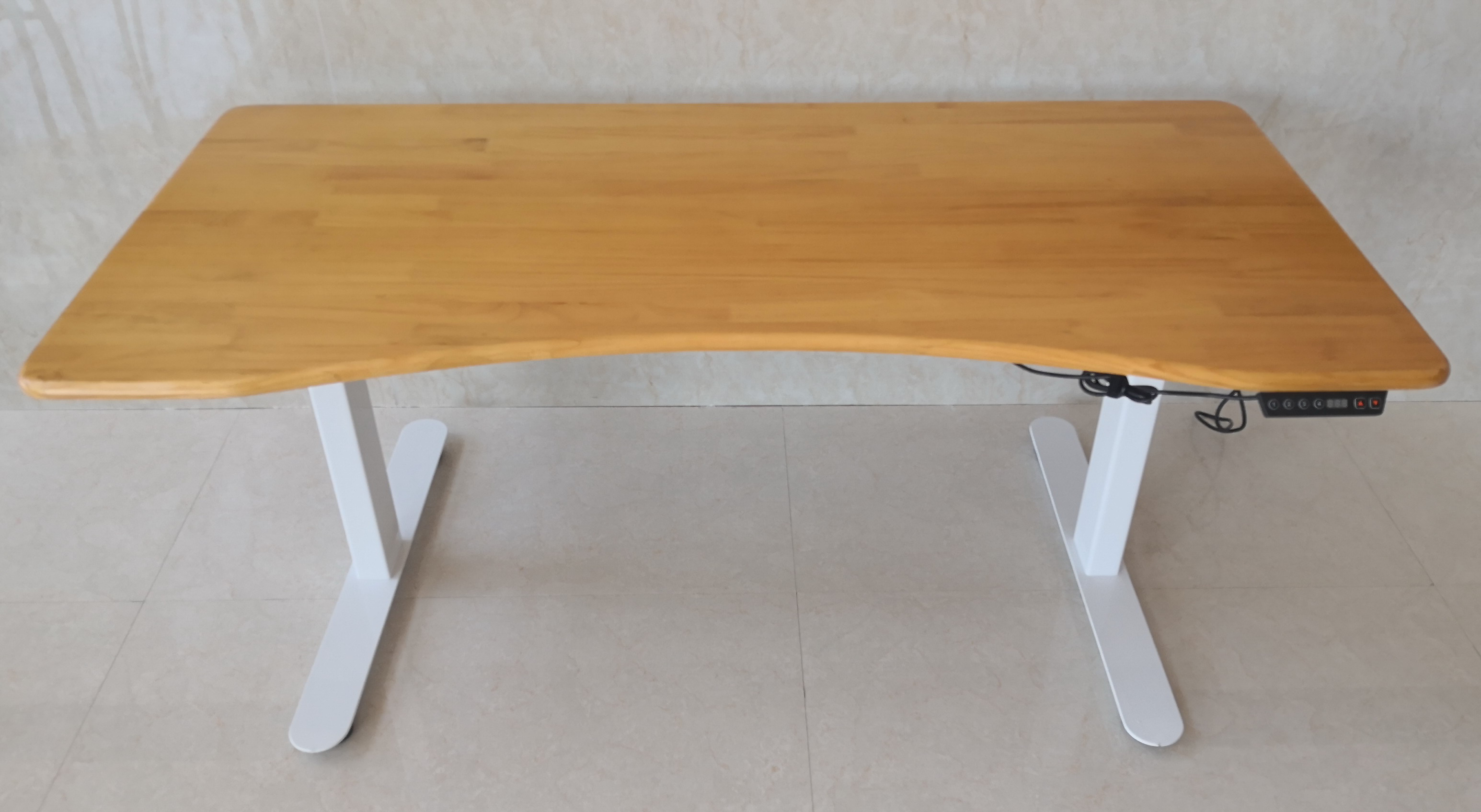Electric height adjustable desk